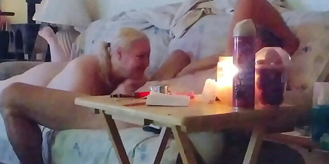 blowjob,couch,couple,oral